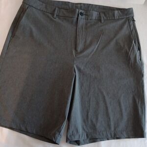 Old Navy Active Stretchtech Shorts Men's  Sz.40 Gray Secure Pockets Lightweight
